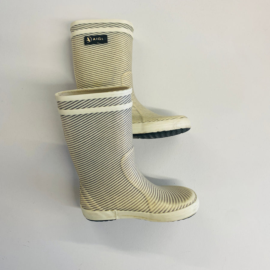 Rain Boots | 10 Shoes