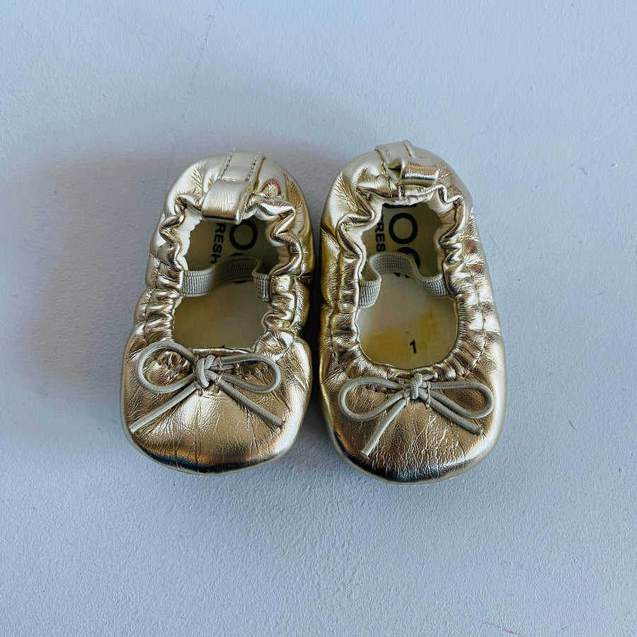 Gold Shoes | 1 Shoes