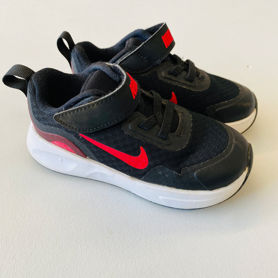 Velcro Runners | 7 Shoes