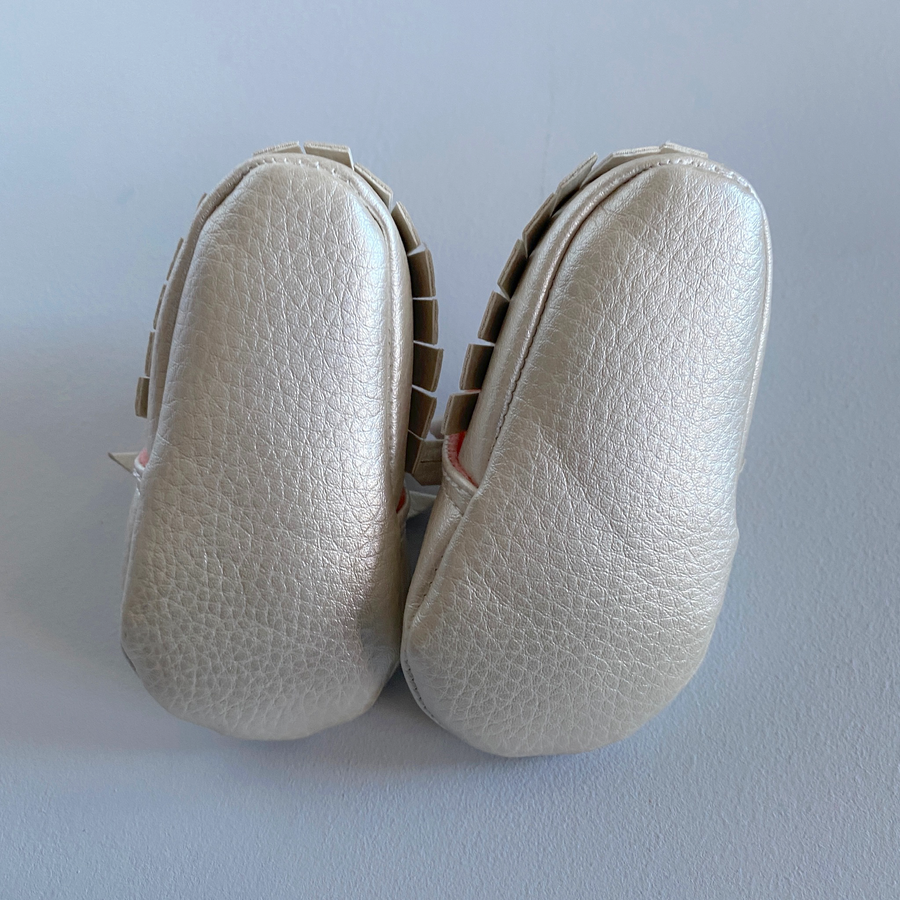 Champagne Crib Shoes | 0-3 months